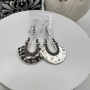 Silver Tone Fashion‎ Jewelry Earrings NEW